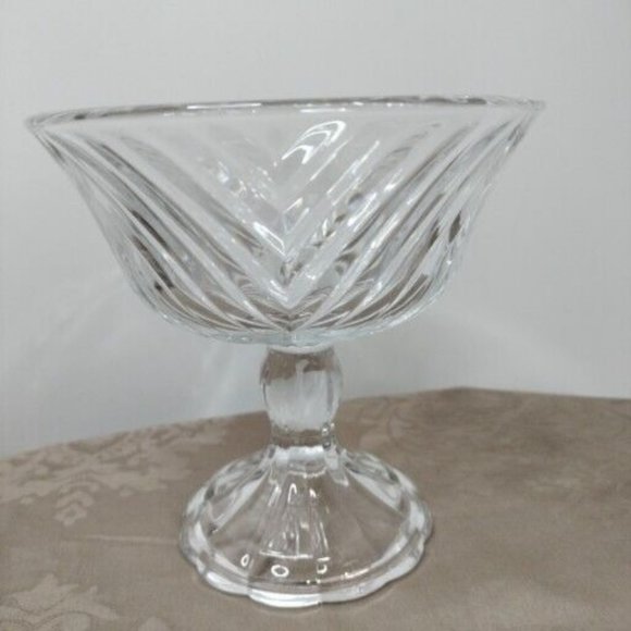 Aderia Crystal Glass Pedestal Compote/Candy Bowl made In Japan 5"1/4 5"1/2 New - Picture 3 of 7